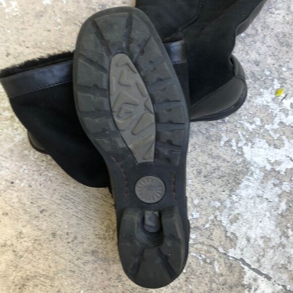 Uggs   - Picture 5 of 5